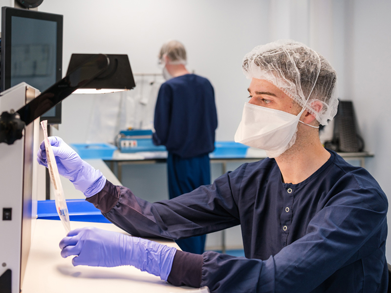 pharmaxo_compounding_staff16_800x600